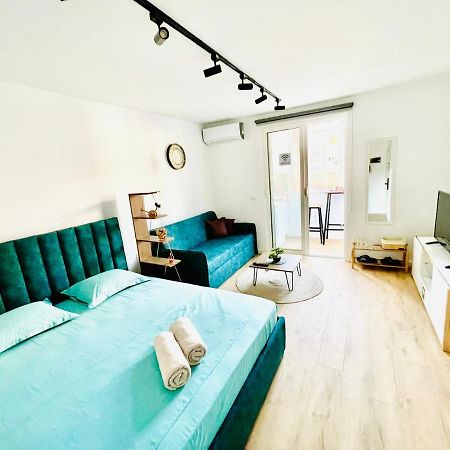 Central Studio Apartment 1, Тирана Экстерьер фото