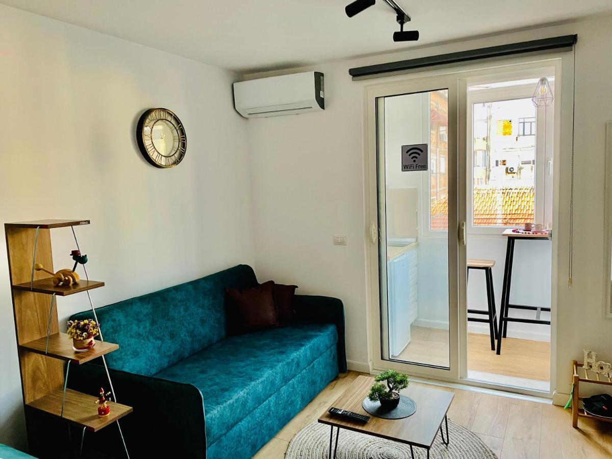 Central Studio Apartment 1, Тирана Экстерьер фото