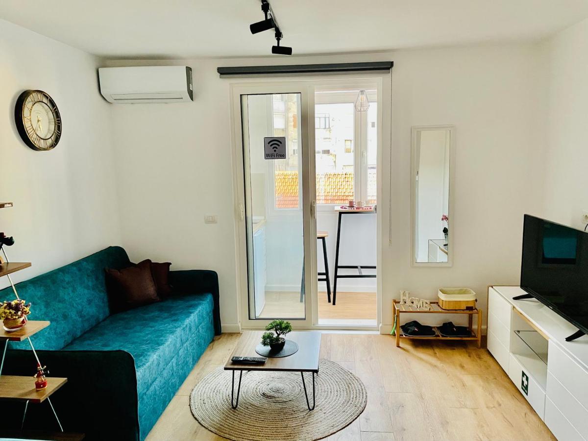 Central Studio Apartment 1, Тирана Экстерьер фото