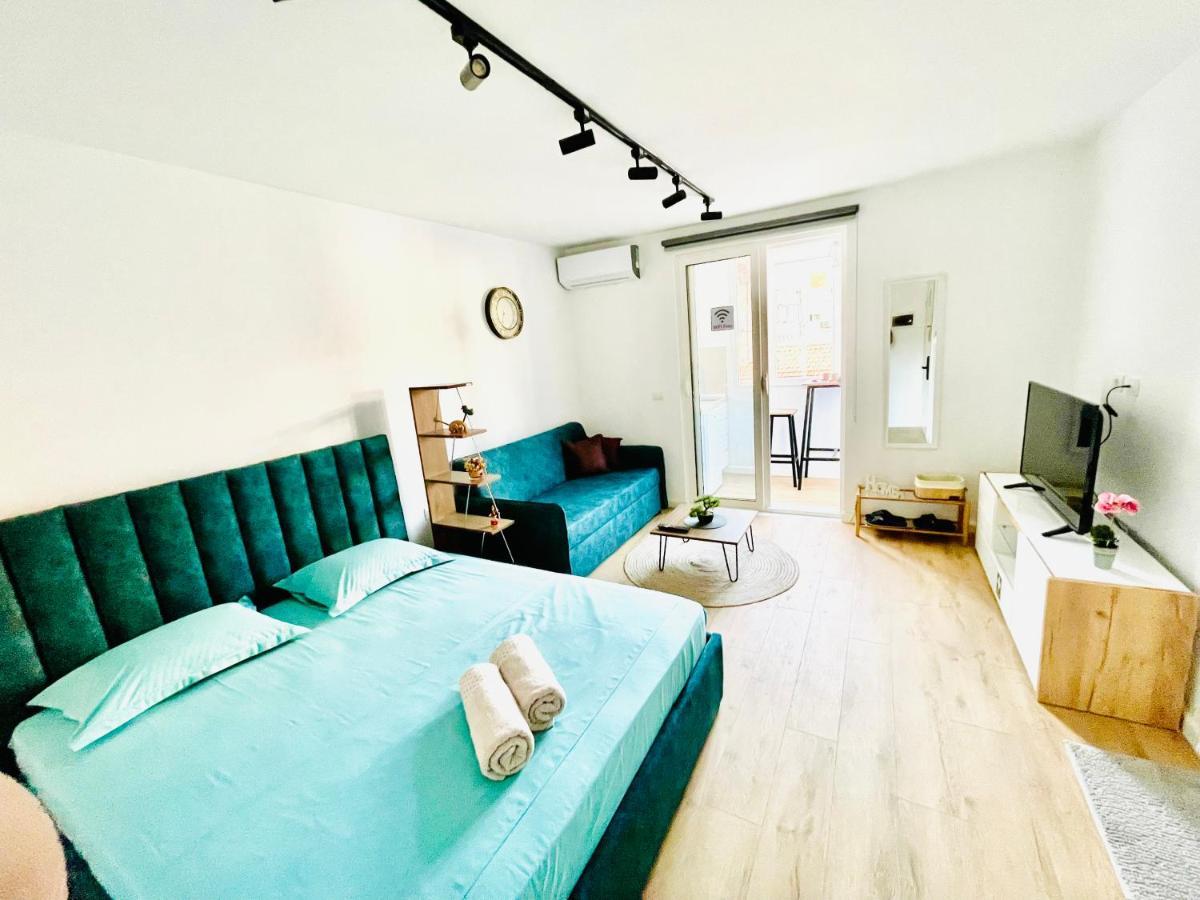 Central Studio Apartment 1, Тирана Экстерьер фото