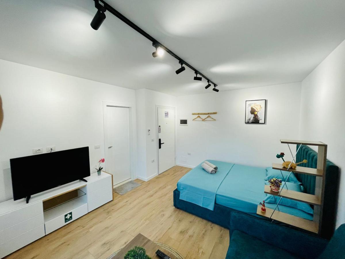Central Studio Apartment 1, Тирана Экстерьер фото