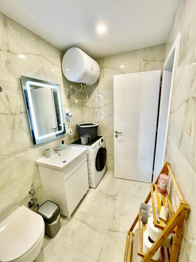 Central Studio Apartment 1, Тирана Экстерьер фото