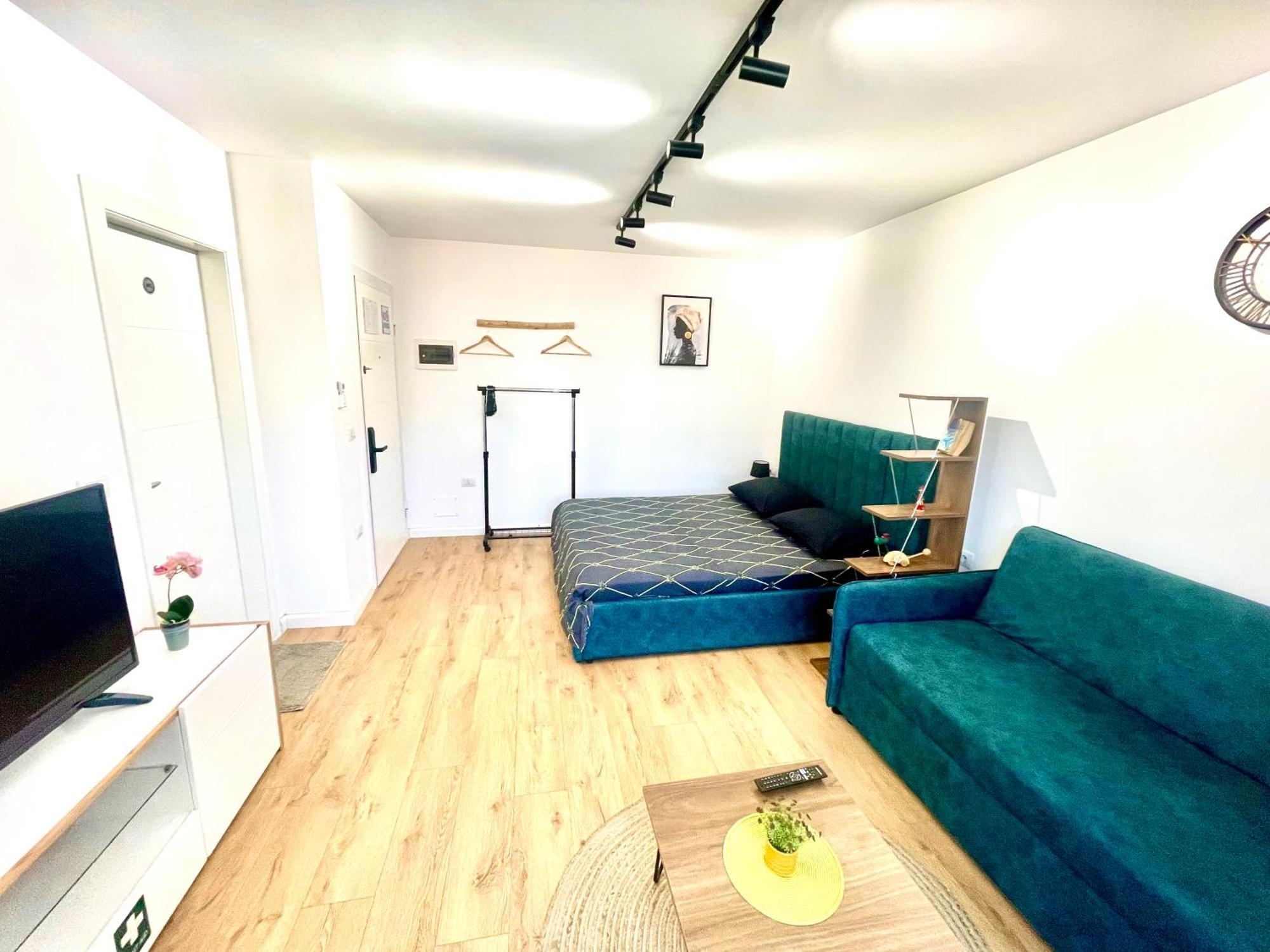 Central Studio Apartment 1, Тирана Экстерьер фото